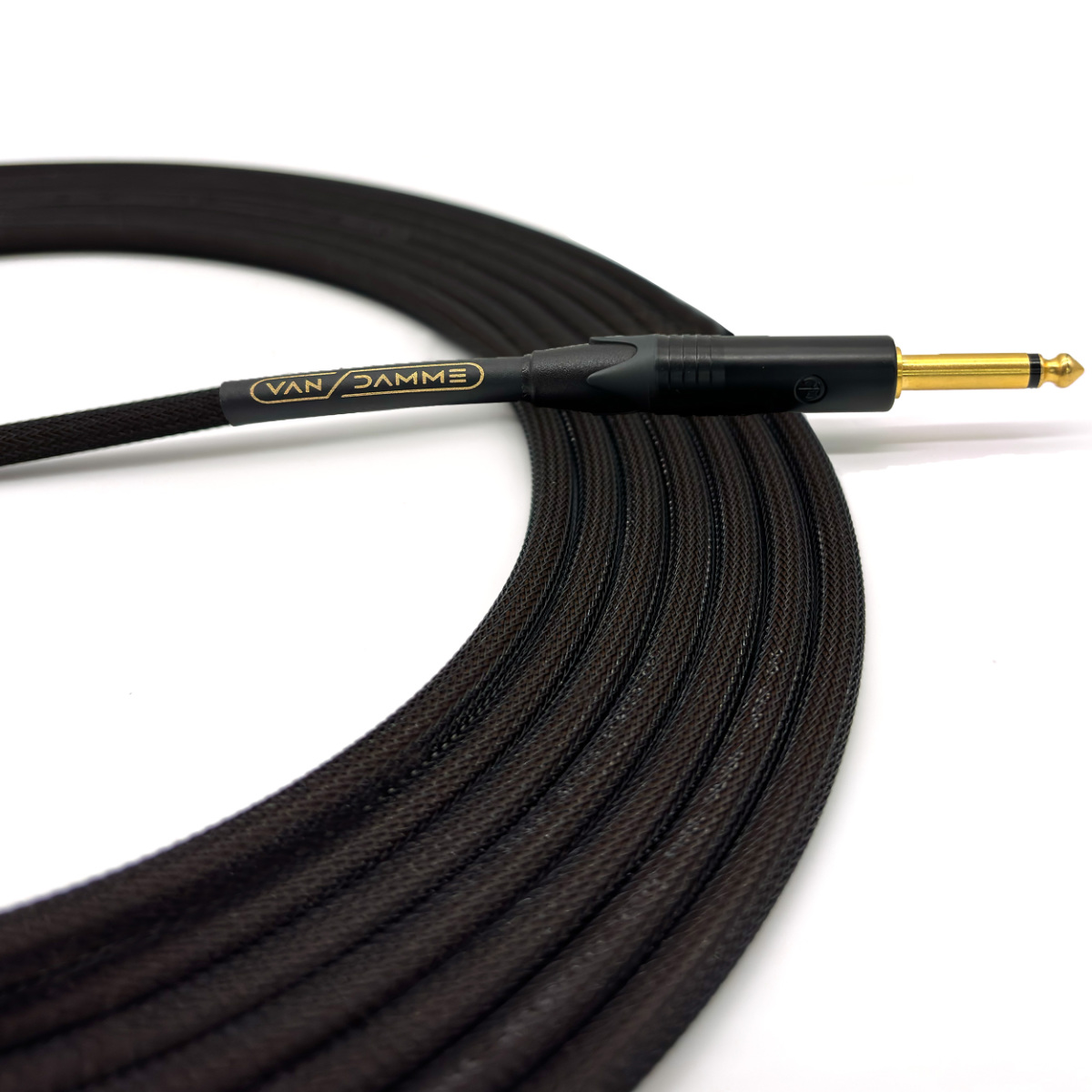 Van Damme Artist Series Instrument Chocolate action 1200px comp